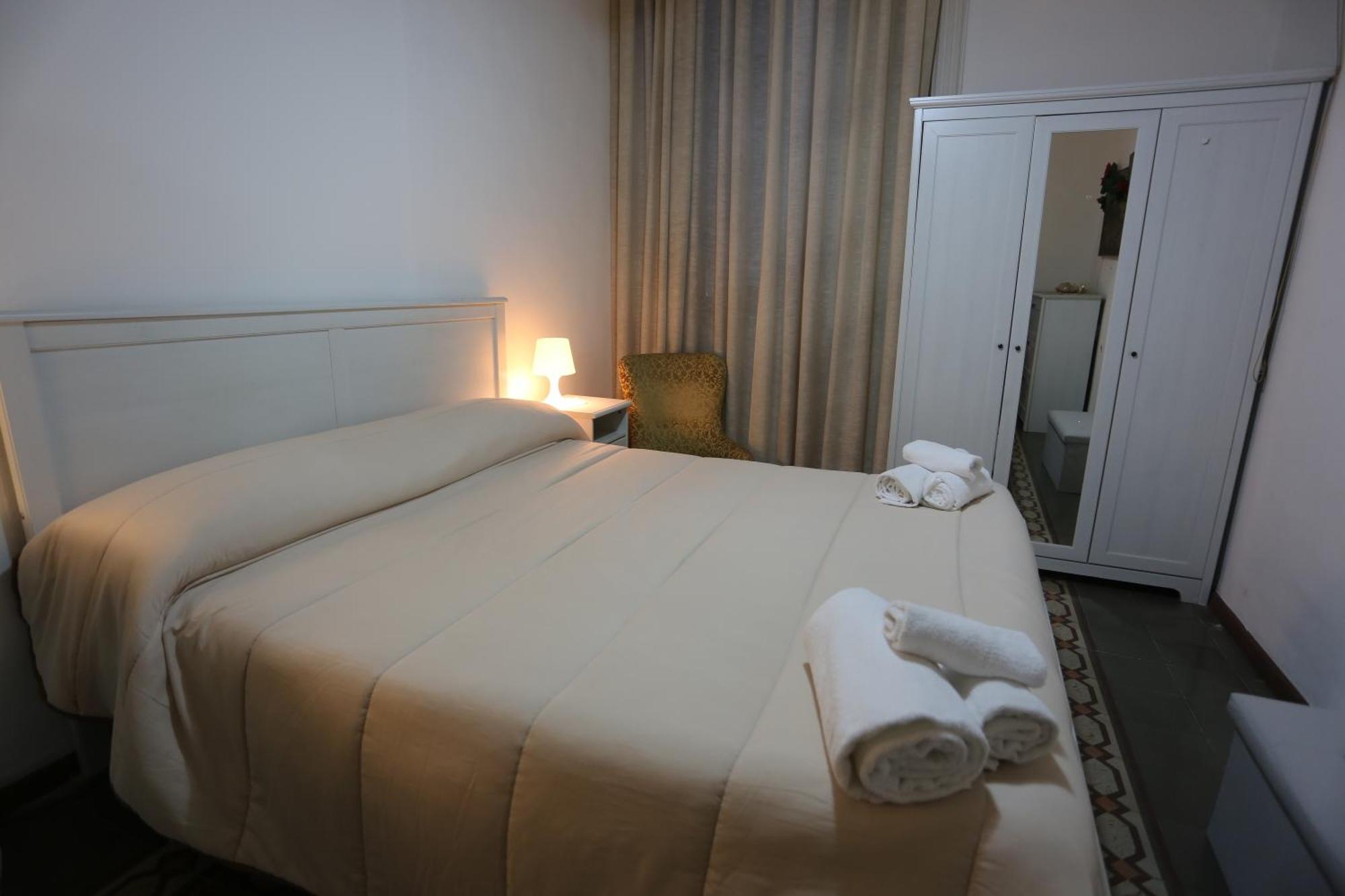 A Casa Di Laura Bed & Breakfast คาตาเนีย ภายนอก รูปภาพ