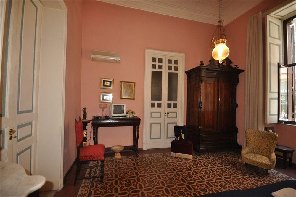 A Casa Di Laura Bed & Breakfast คาตาเนีย ภายนอก รูปภาพ