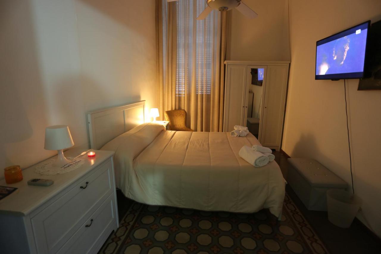 A Casa Di Laura Bed & Breakfast คาตาเนีย ภายนอก รูปภาพ